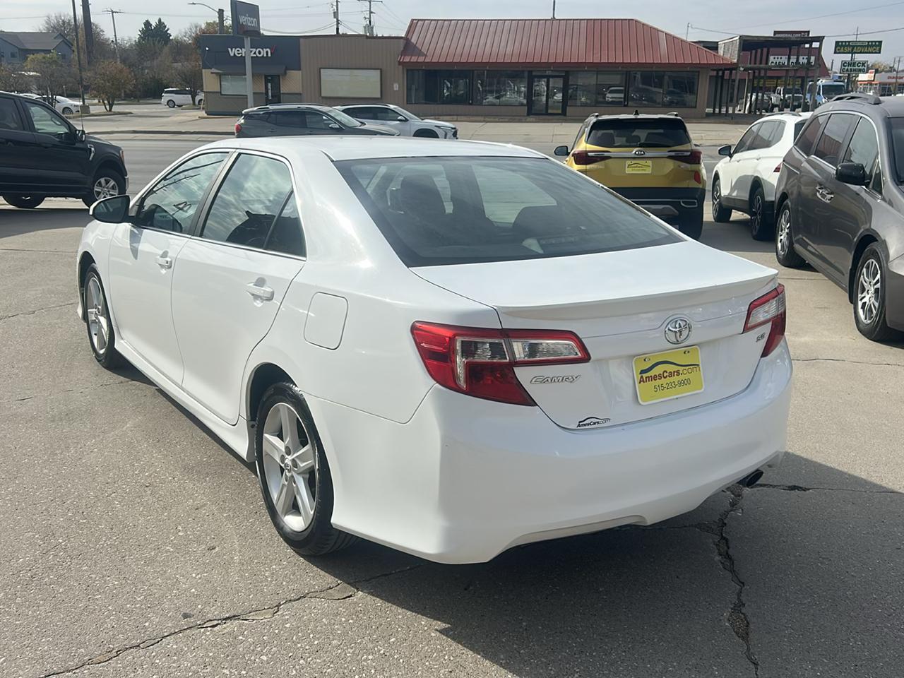 Toyota Camry 4dr Sdn I4 Auto XLE (Natl) 2013