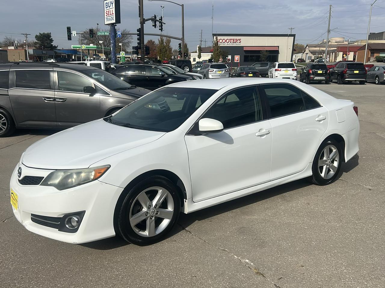 Toyota Camry 4dr Sdn I4 Auto XLE (Natl) 2013