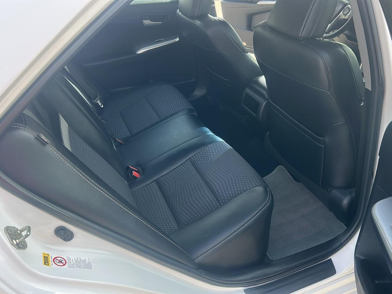 Toyota Camry 4dr Sdn I4 Auto XLE (Natl) 2013