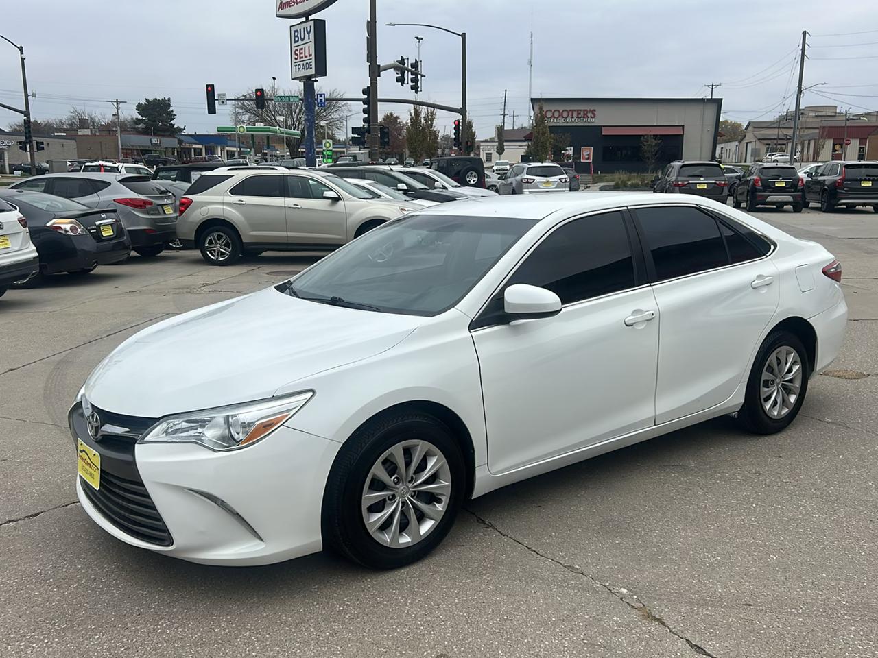 Toyota Camry 4dr Sdn I4 Auto XLE (Natl) 2015