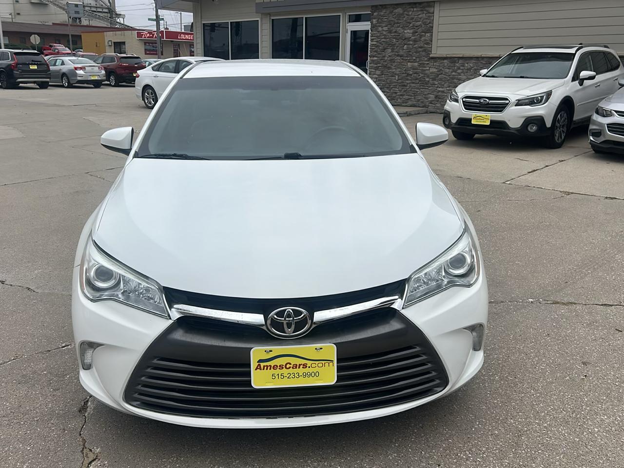 Toyota Camry 4dr Sdn I4 Auto XLE (Natl) 2015
