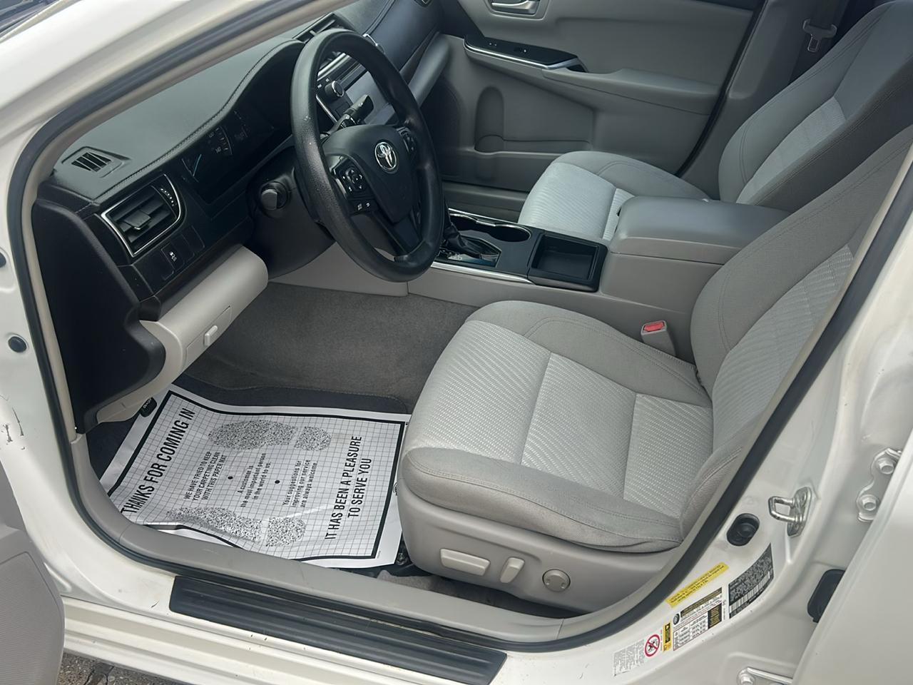 Toyota Camry 4dr Sdn I4 Auto XLE (Natl) 2015