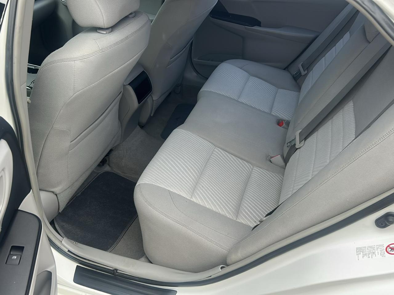 Toyota Camry 4dr Sdn I4 Auto XLE (Natl) 2015