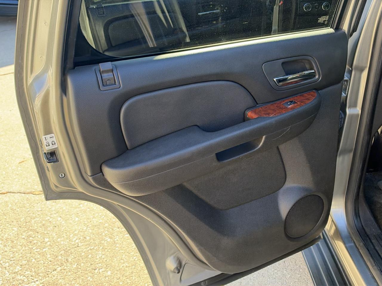 GMC Yukon 4WD 4dr 1500 SLT w/4SB 2009