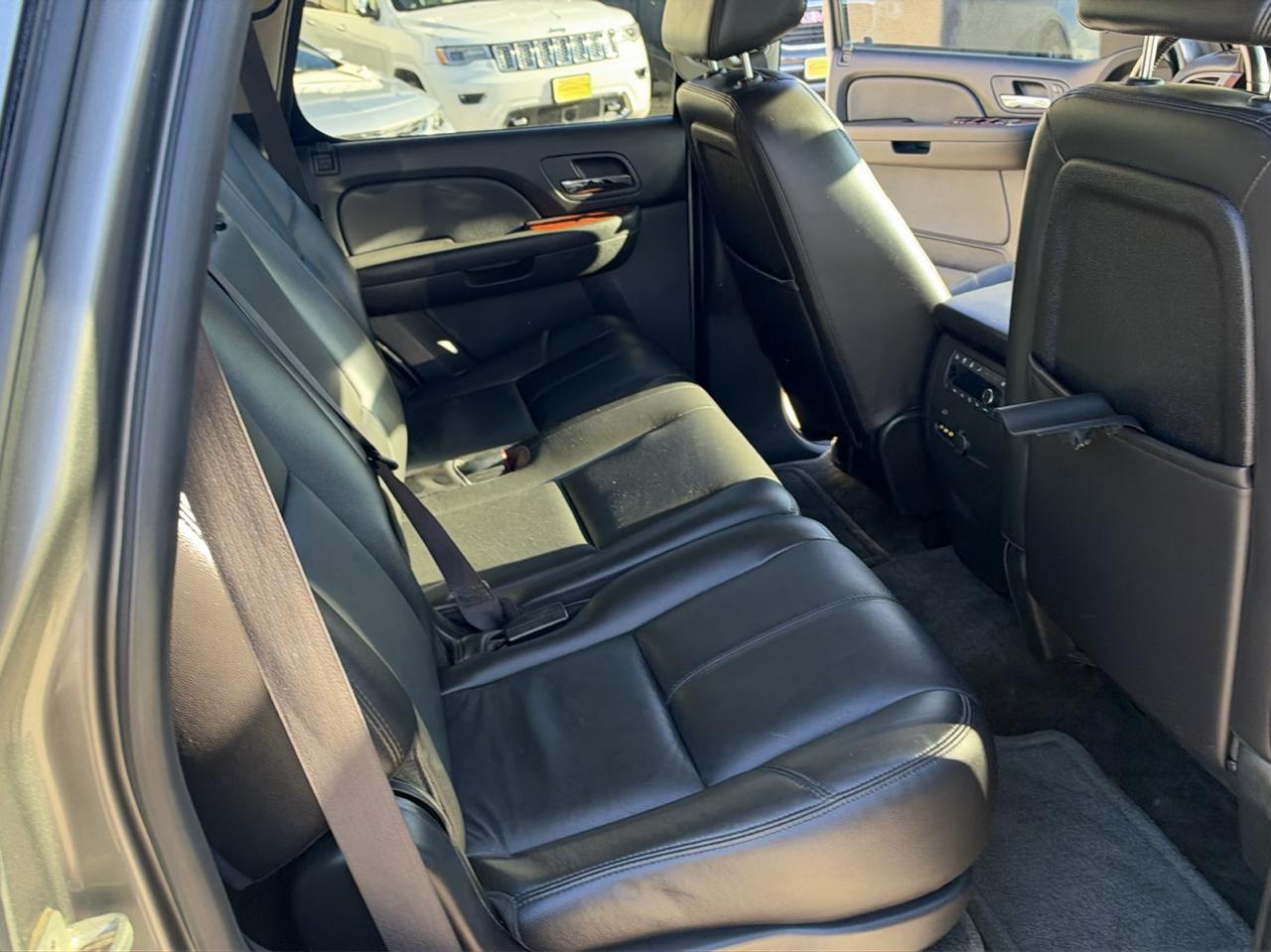 GMC Yukon 4WD 4dr 1500 SLT w/4SB 2009