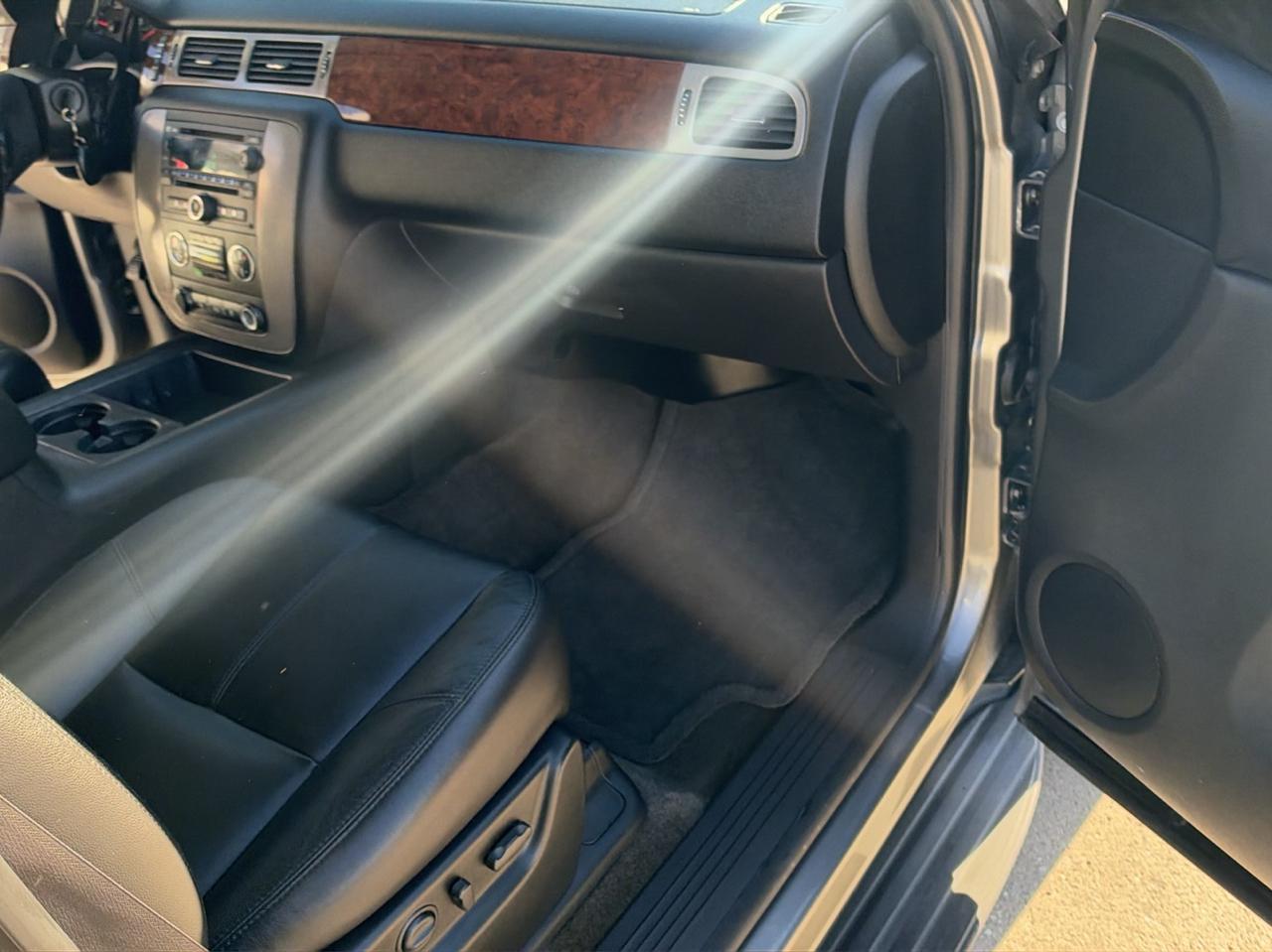GMC Yukon 4WD 4dr 1500 SLT w/4SB 2009