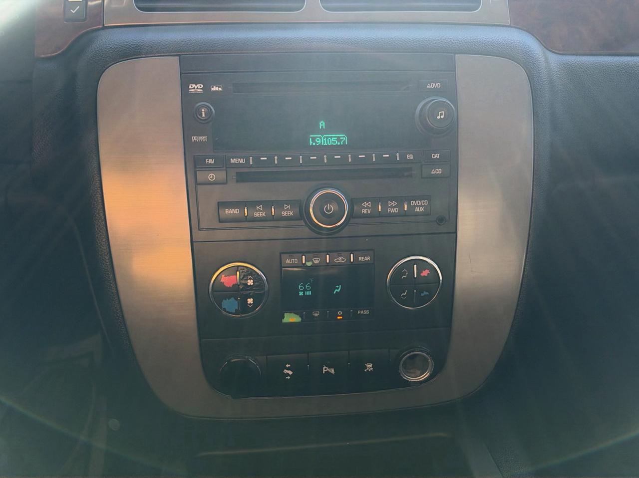 GMC Yukon 4WD 4dr 1500 SLT w/4SB 2009