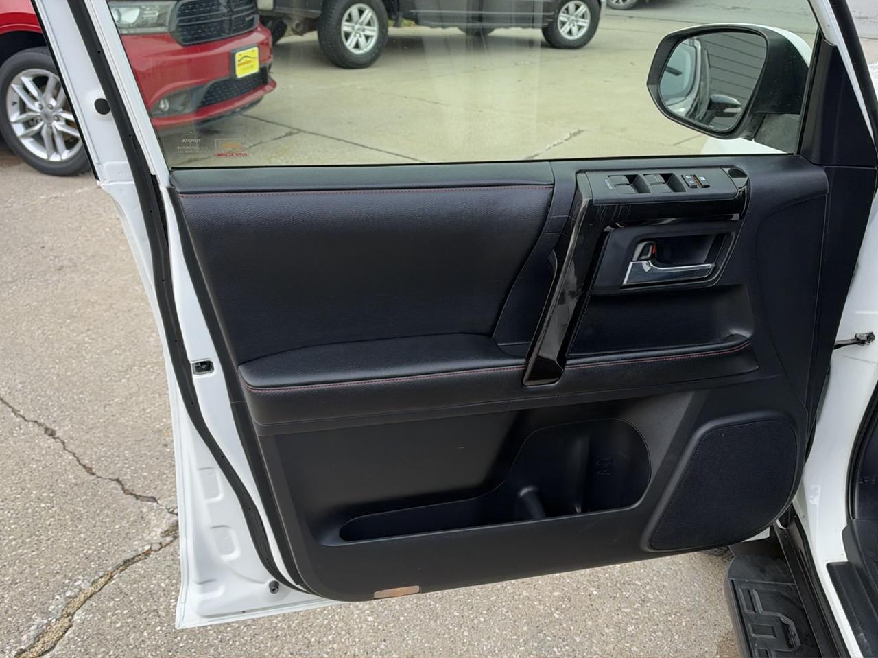 Toyota 4Runner 4WD 4dr V6 Trail Premium (Natl) 2014