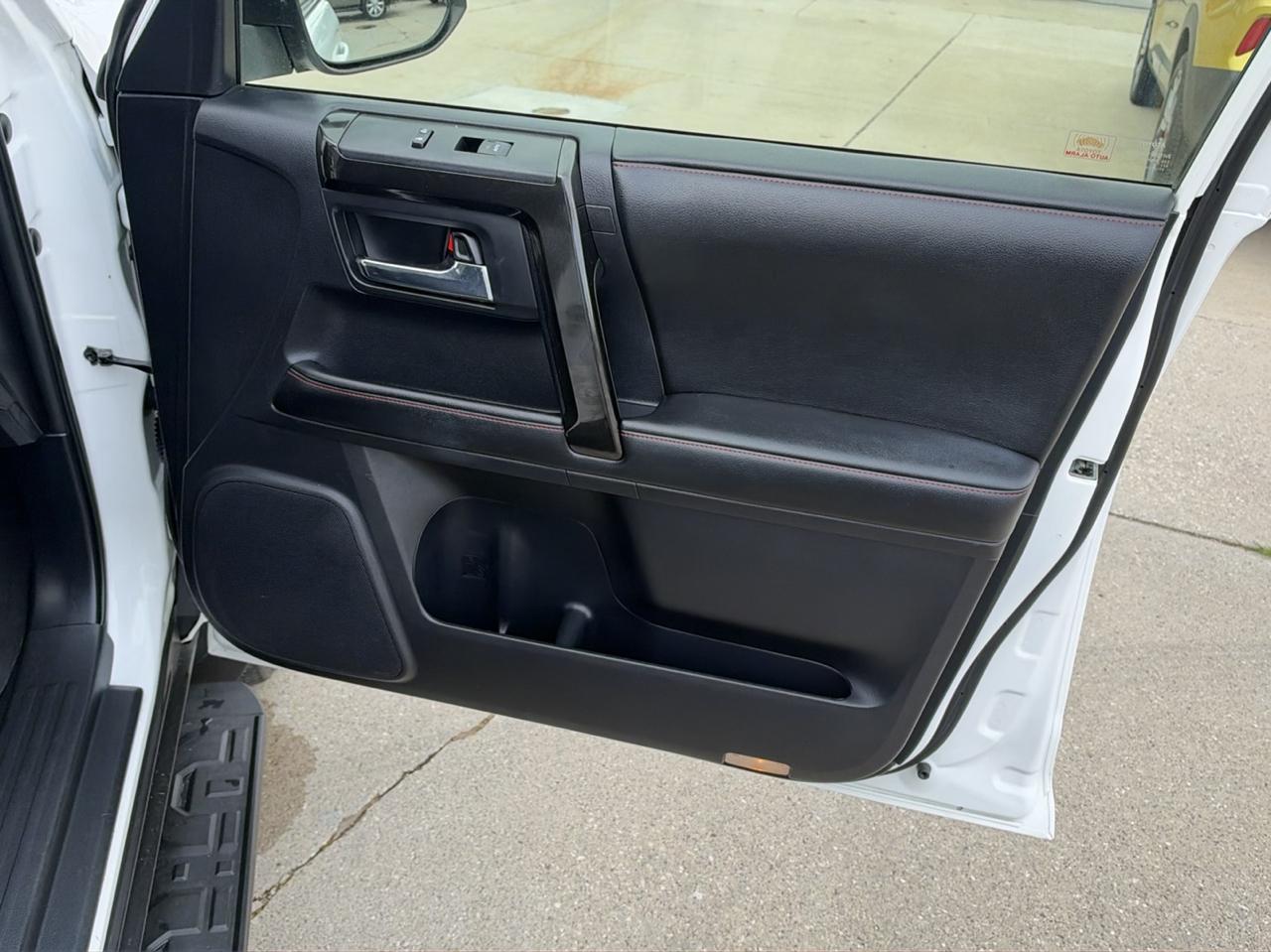 Toyota 4Runner 4WD 4dr V6 Trail Premium (Natl) 2014
