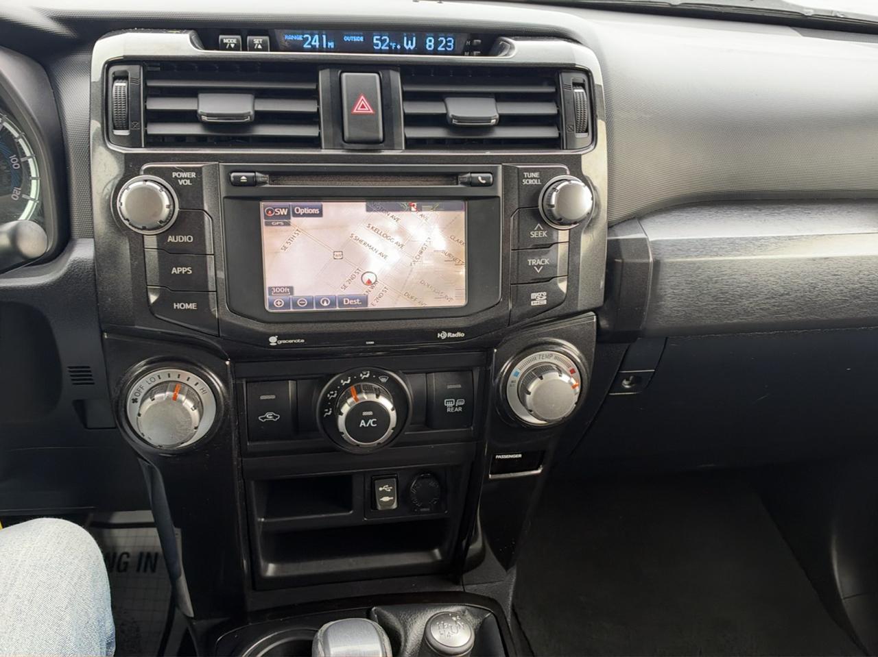Toyota 4Runner 4WD 4dr V6 Trail Premium (Natl) 2014