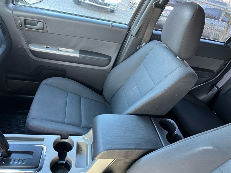 Ford Escape XLT 4WD 2012