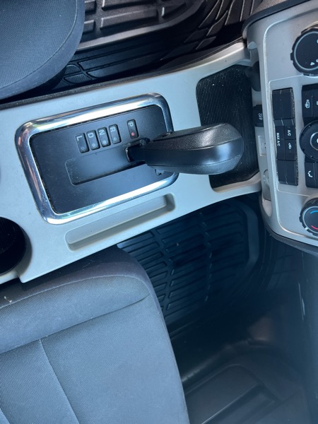 Ford Escape XLT 4WD 2012