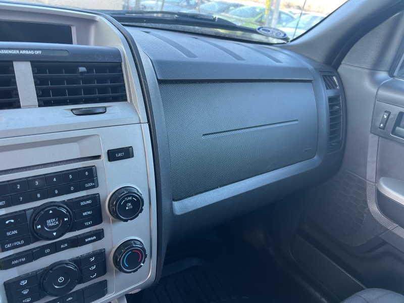 Ford Escape XLT 4WD 2012