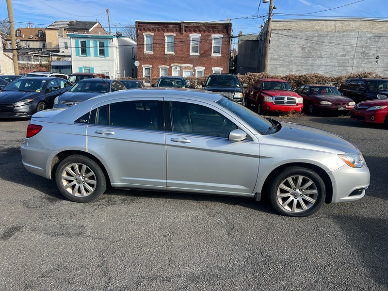 Chrysler 200 Touring 2012