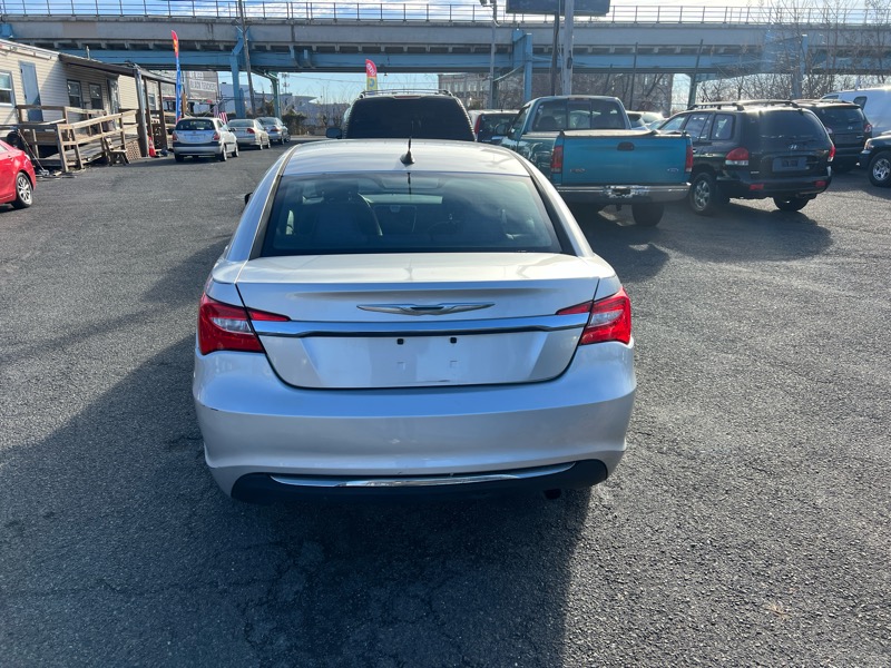 Chrysler 200 Touring 2012