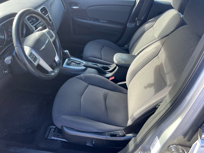 Chrysler 200 Touring 2012