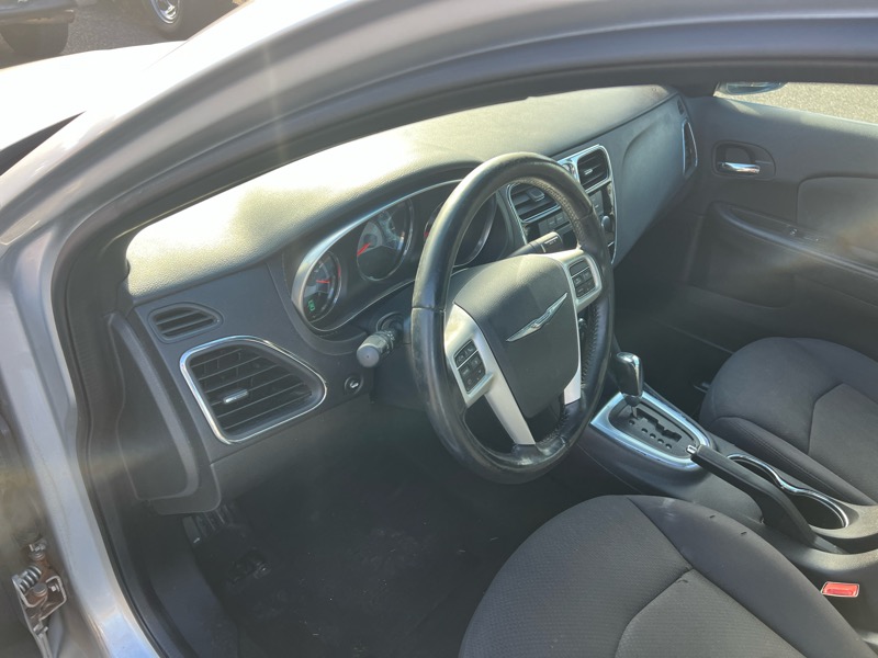 Chrysler 200 Touring 2012