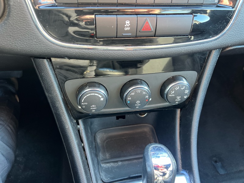 Chrysler 200 Touring 2012