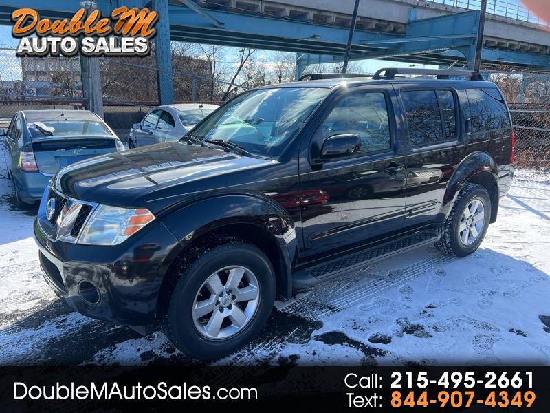 Nissan Pathfinder LE 4WD 2011