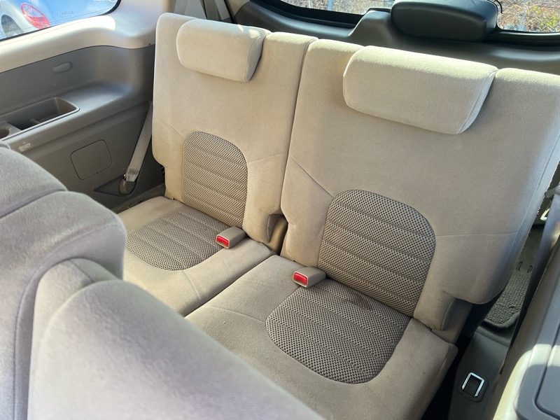 Nissan Pathfinder LE 4WD 2011