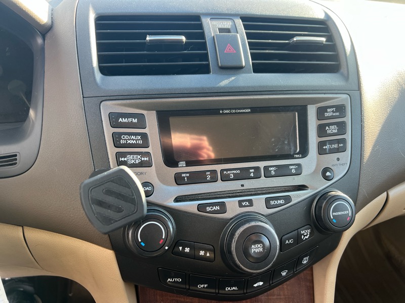 Honda Accord EX Sedan AT w/ Leather and XM Radio 2006