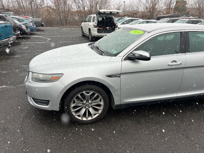 Ford Taurus Limited FWD 2014