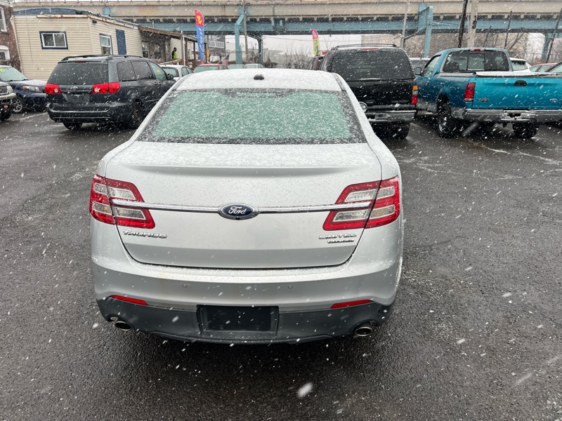 Ford Taurus Limited FWD 2014