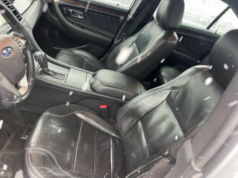 Ford Taurus Limited FWD 2014