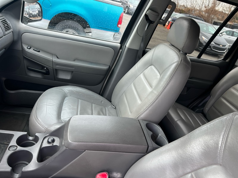 Ford Explorer XLT 4.0L 4WD 2005