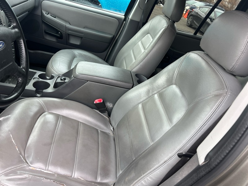 Ford Explorer XLT 4.0L 4WD 2005