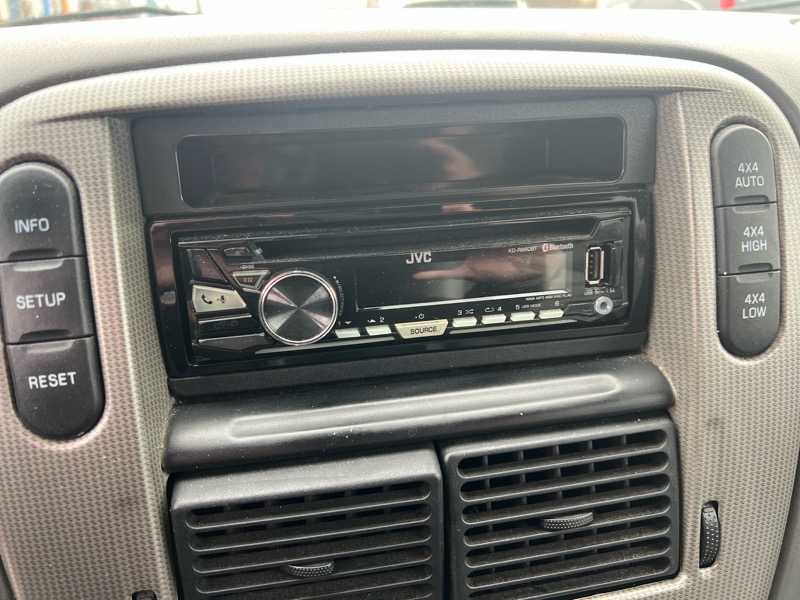 Ford Explorer XLT 4.0L 4WD 2005