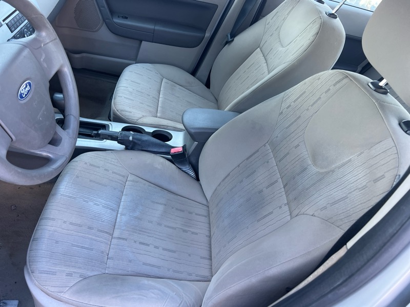 Ford Focus SE Sedan 2008