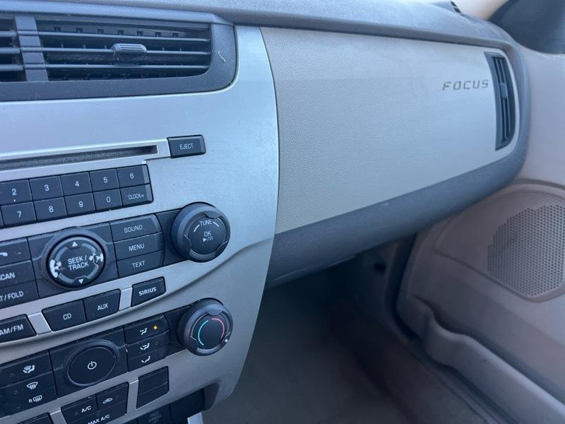 Ford Focus SE Sedan 2008