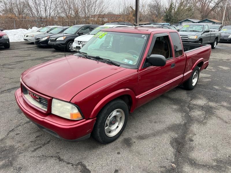 GMC Sonoma SL Ext. Cab Short Bed 2WD 2001