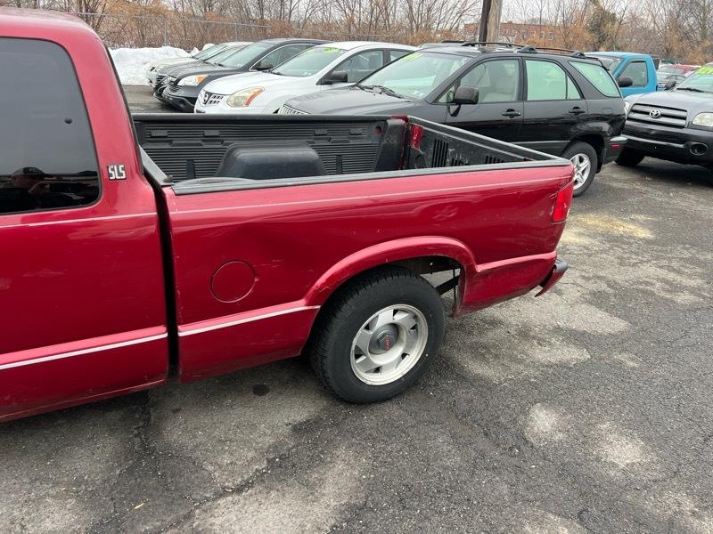 GMC Sonoma SL Ext. Cab Short Bed 2WD 2001