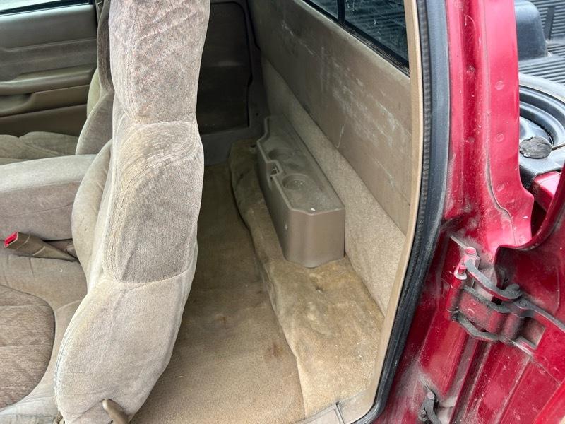 GMC Sonoma SL Ext. Cab Short Bed 2WD 2001