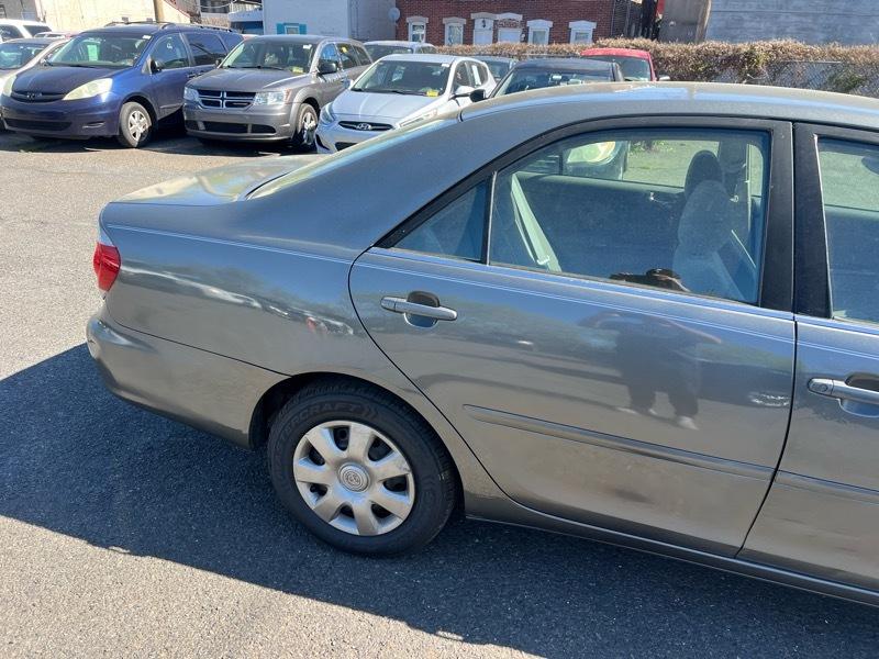 Toyota Camry LE 2005