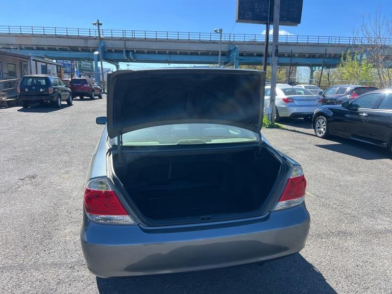 Toyota Camry LE 2005