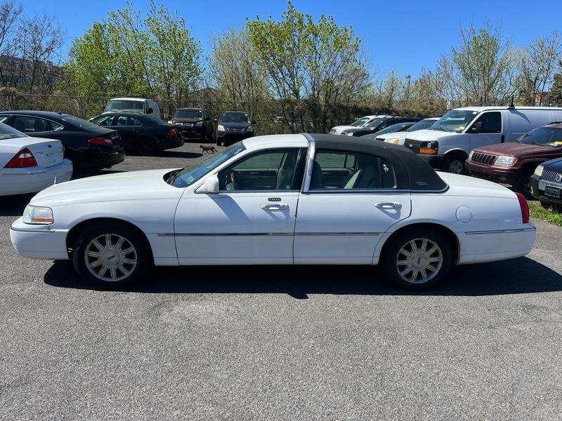 Lincoln Town Car Signature Limited 2009