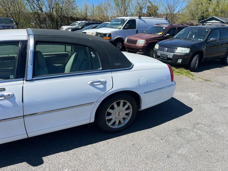 Lincoln Town Car Signature Limited 2009