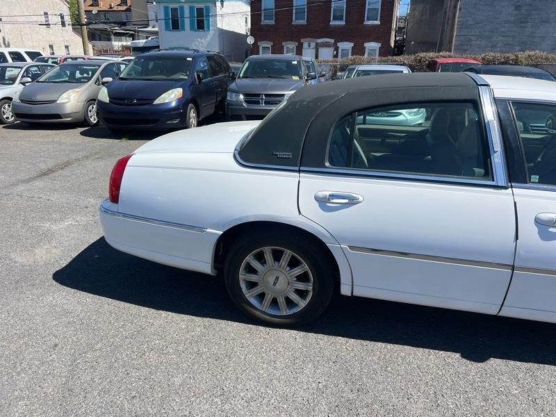 Lincoln Town Car Signature Limited 2009