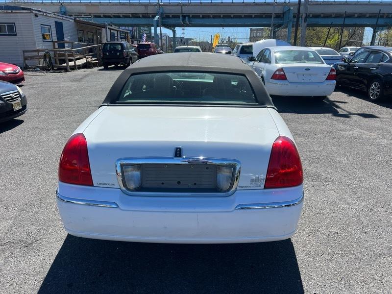 Lincoln Town Car Signature Limited 2009