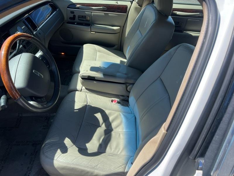 Lincoln Town Car Signature Limited 2009