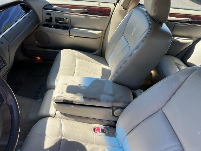 Lincoln Town Car Signature Limited 2009