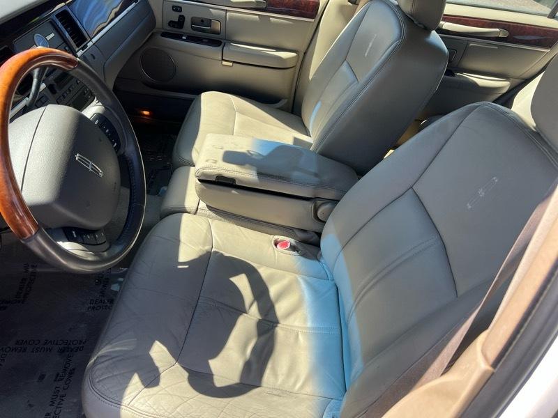 Lincoln Town Car Signature Limited 2009