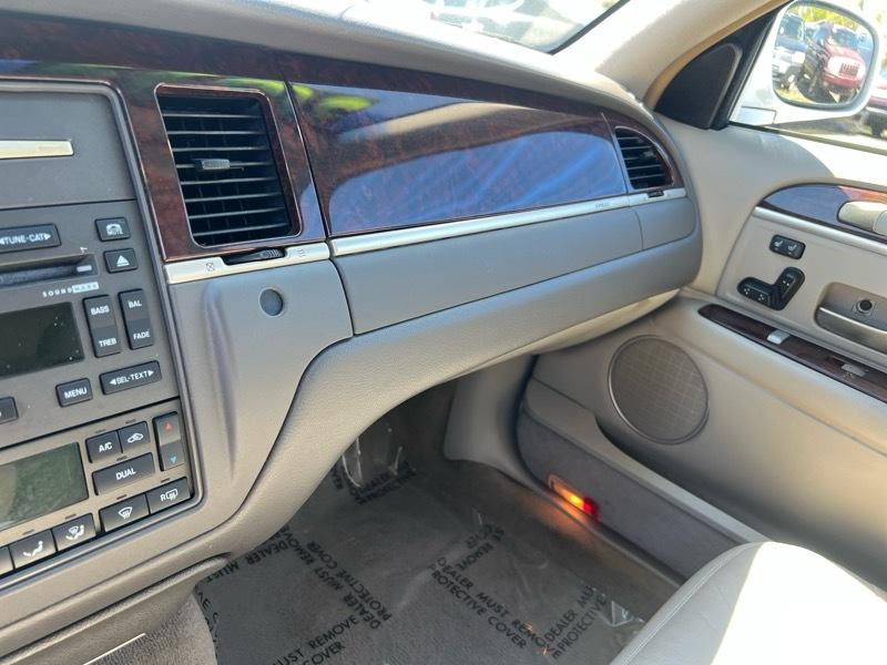 Lincoln Town Car Signature Limited 2009