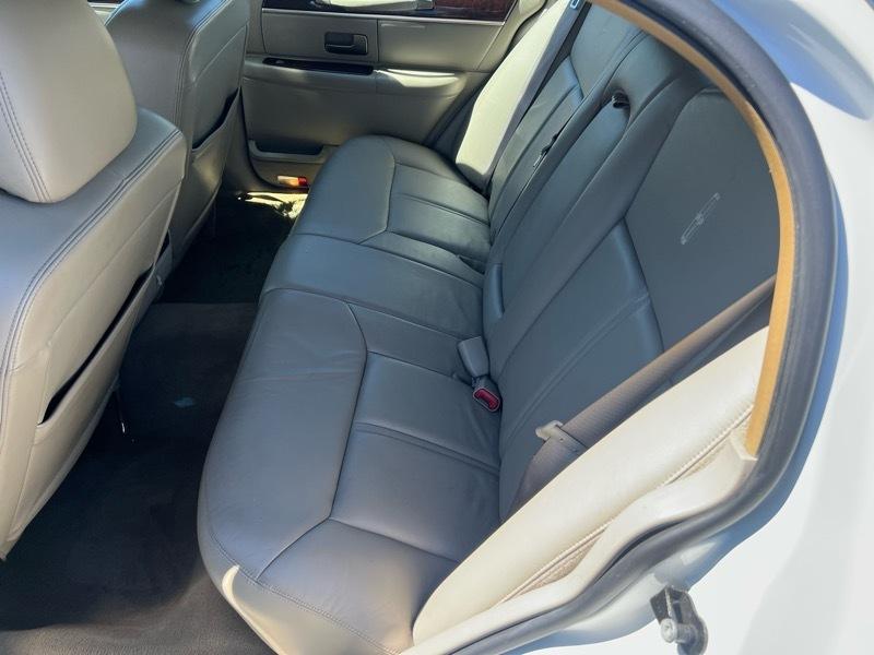 Lincoln Town Car Signature Limited 2009