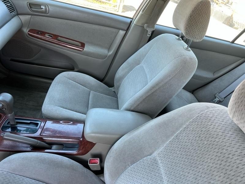 Toyota Camry LE V6 2003