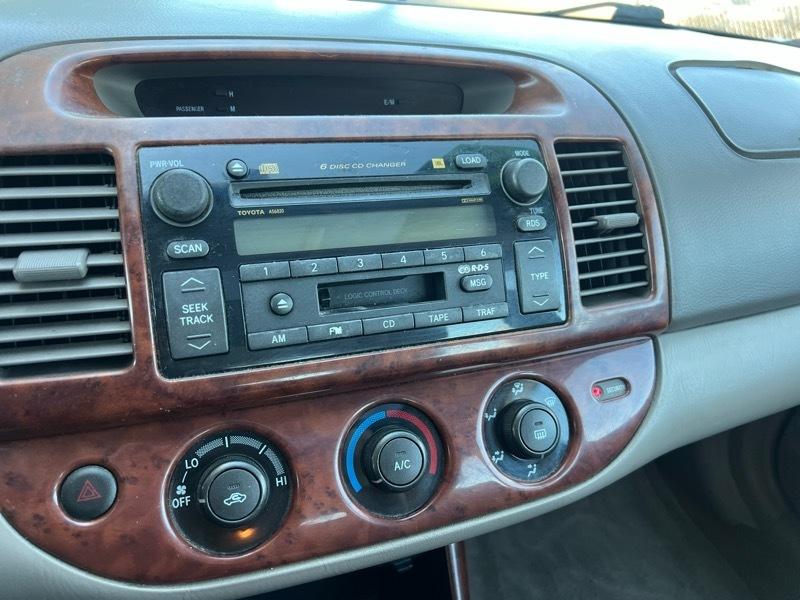 Toyota Camry LE V6 2003