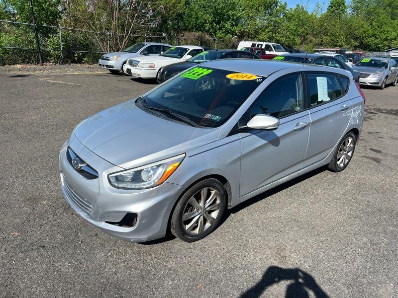 Hyundai Accent SE 5-Door 2014